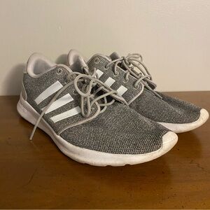 Adidas sneaker size 9